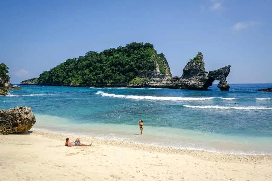 Atuh Beach Nusa Penida – Relaxing Spot In Bali