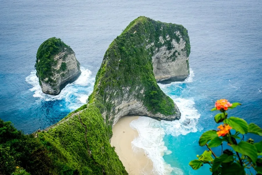Kelingking Beach Nusa Penida: T-Rex Cliff Hike In Bali